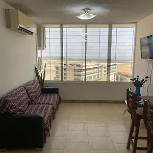Completo Frente Al Aeropuerto Ideal Viajes Y Transito En El Aeropuerto Apartamento